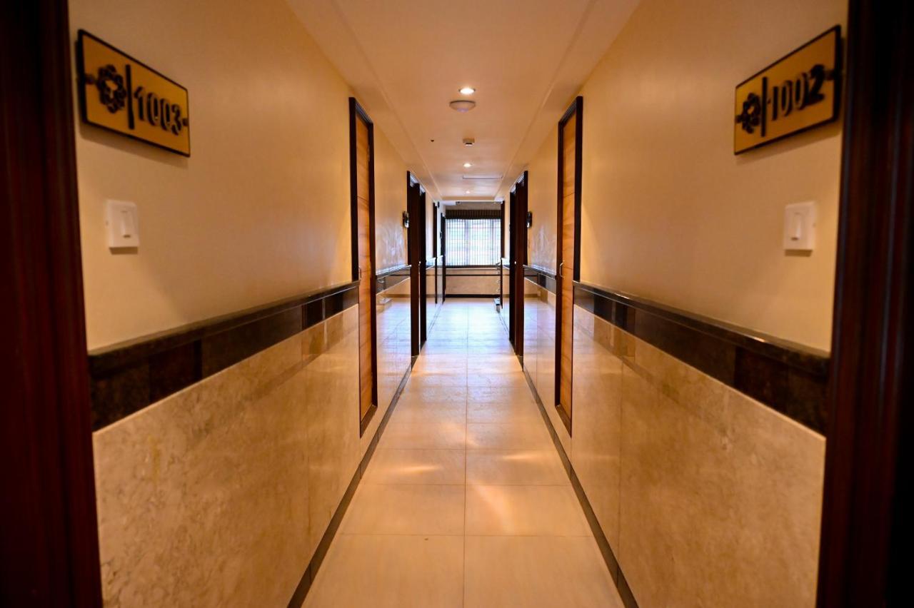 Hotel Sms Grand Imperial ולורה מראה חיצוני תמונה