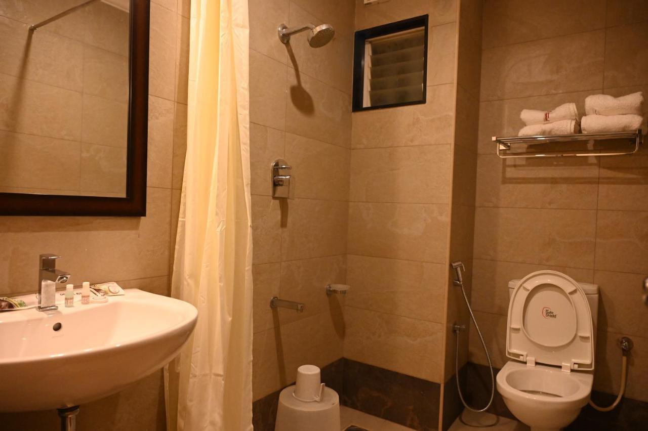 Hotel Sms Grand Imperial ולורה מראה חיצוני תמונה