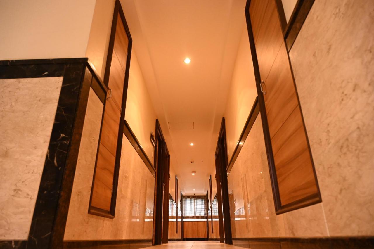 Hotel Sms Grand Imperial ולורה מראה חיצוני תמונה