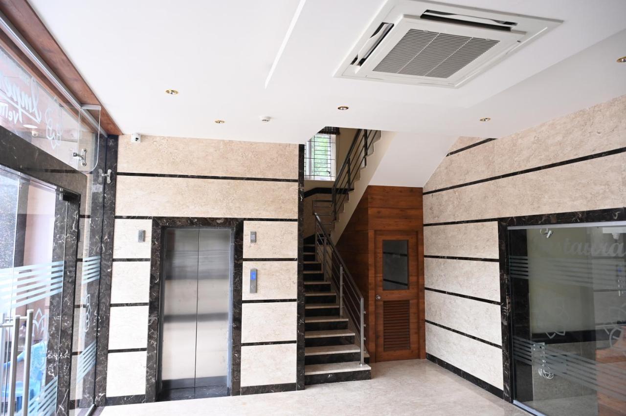 Hotel Sms Grand Imperial ולורה מראה חיצוני תמונה
